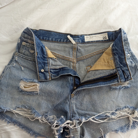 Rag and Bone distressed shorts 26 - Picture 4 of 4